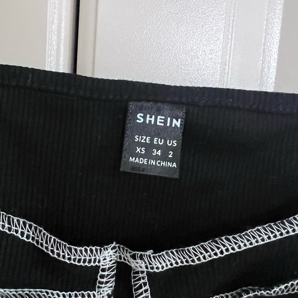 Shein Black Handkerchief Crop Top Size XS - Picture 3 of 3